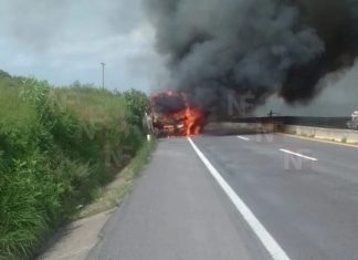 Se incendia autobús de pasajeros en la autopista Zapotlanejo-Tepatitlán