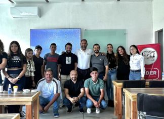 Especialistas en materia deportiva imparten charla con estudiantes del CESE Zapotlanejo