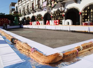 Mega Rosca Ahogada una obra culinaria creada en Zapotlanejo
