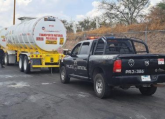 Confiscan 62 mil litros de gasolina y detienen a conductor de pipa