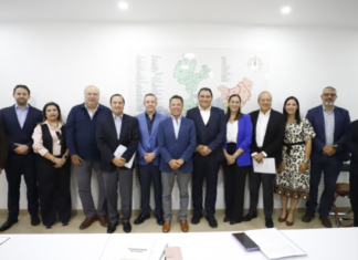 Pablo Lemus se reunió con empresarios de la industria tequilera; se comprometieron a fortalecer la difusión y producción de la bebida