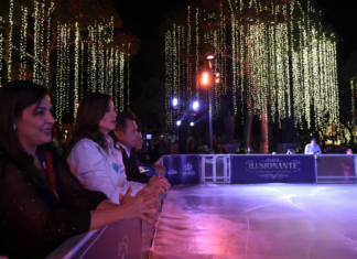 Inaugura Pablo Lemus Navarro pista de hielo en compañía de Donovan Carrillo y Aleksa Rivera