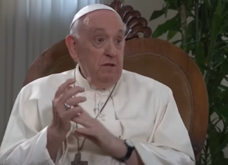 El papa Francisco reportó una leve mejoría en su salud: la insuficiencia renal leve ha “retrocedido”, dijo el Vaticano