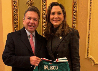 Pablo Lemus dialoga con congresistas sobre migración